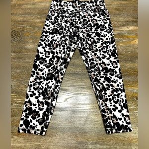 Marika 7/8 length Leopard Print Leggings